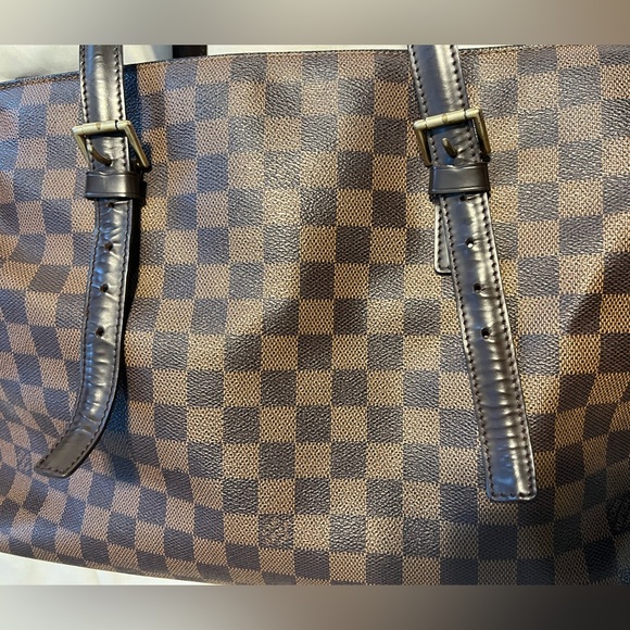 Louis Vuitton Damier Ebene Chelsea Tote - Picture 4 of 17